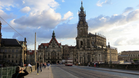 Blick auf die Kathedrale Sanctissimae Trinitatis von der Augustusbrücke